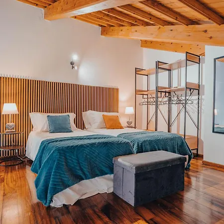 Yellow House - Casa 2 Angra do Heroísmo